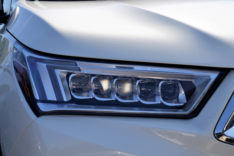 automobile-ST RAPHAEL-min_acura-headlamp-2834131